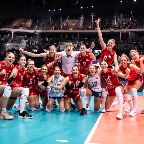 中国女排再创辉煌,3-0力克塞尔维亚女排,豪取两连胜! 中国女排再创辉煌,3-0力克塞尔维亚女排,豪取两连胜!